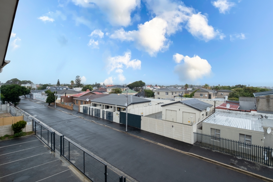 2 Bedroom Property for Sale in Lansdowne Western Cape